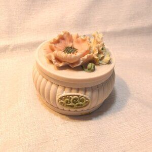 *** POPPY SCROLL *** Collection TRINKETT Holder By Betty Singer